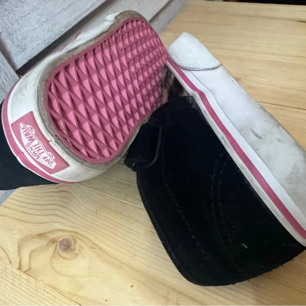 Vans Leopard Print Kids Shoes. Great Condition. Size 4.5. Velcro Casual Bold